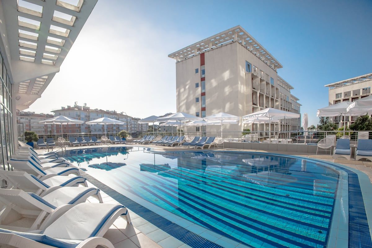 Аквазона главного корпуса Bridge Resort — крытый и открытый бассейны — фото 21
