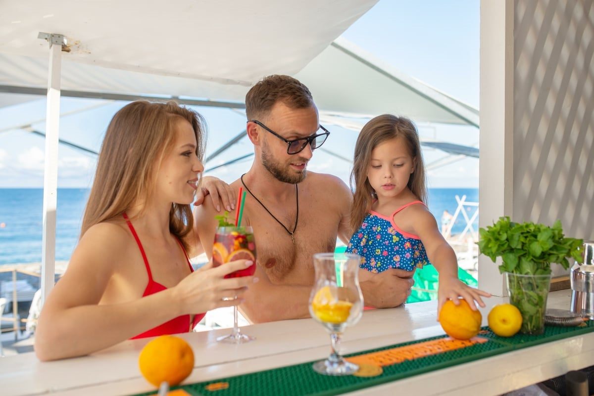 Пляжный бар «Морской» Bridge Resort