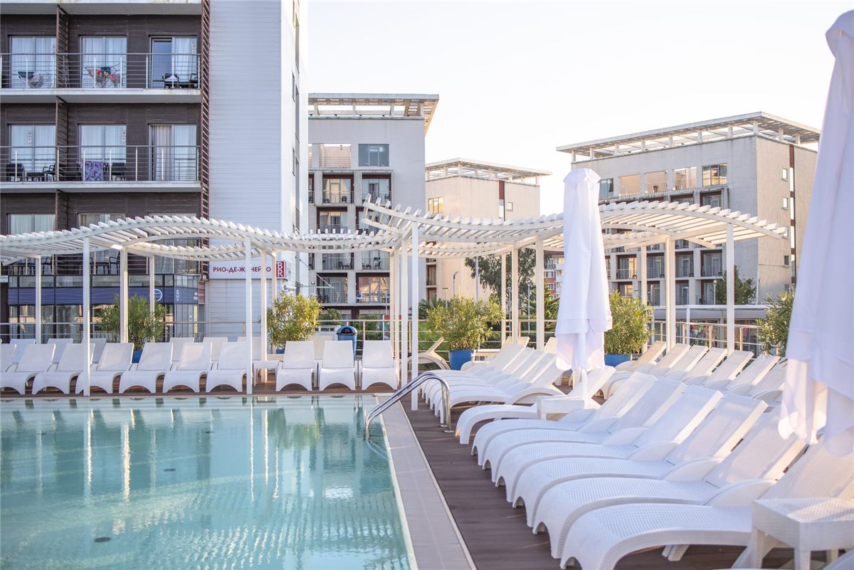 Комплекс бассейнов Breeze в Bridge Resort — фото 4