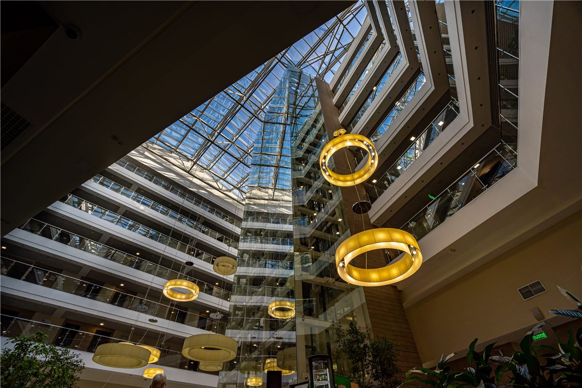 Главный корпус-«лайнер» Bridge Resort в Сириусе — фото 3