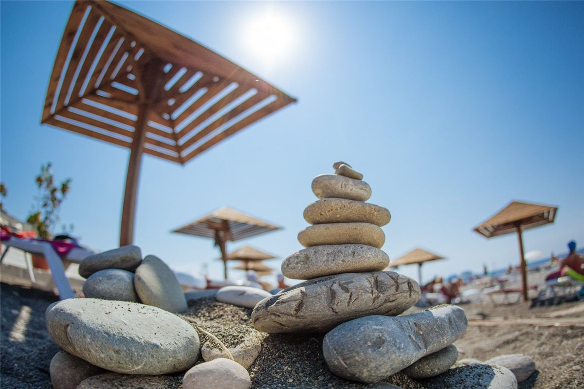 Оборудованный пляж Bridge Resort в Имеретинской низменности — фото 13
