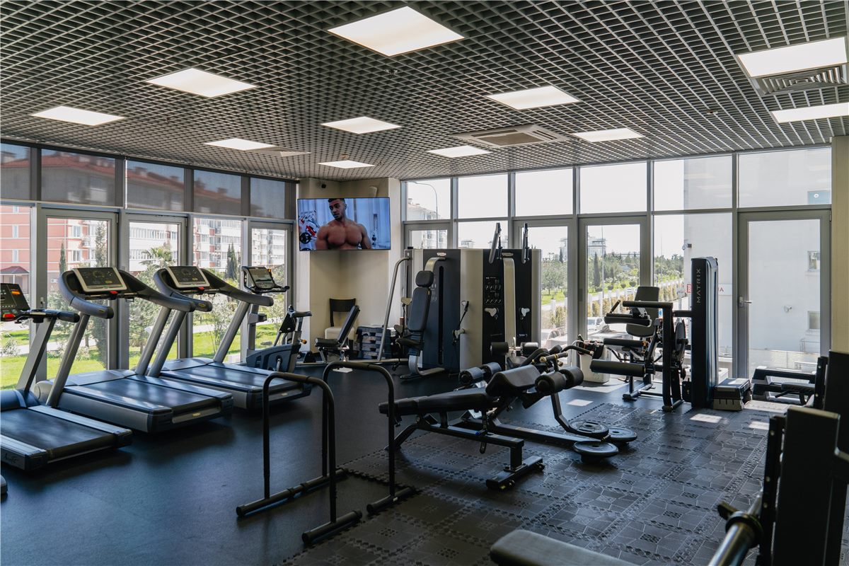 Тренажёрный зал Technogym в Bridge Resort — фото 2