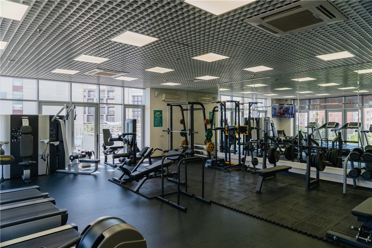 Тренажёрный зал Technogym в Bridge Resort — фото 3